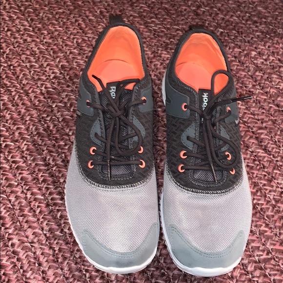 Reebok Shoes - Reebok tennis shoes 👟